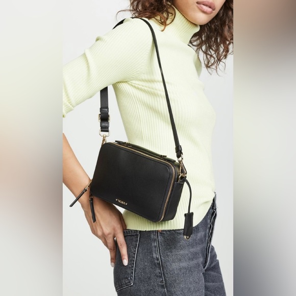 Tumi Handbags - Tumi Aberdeen Leather Crossbody